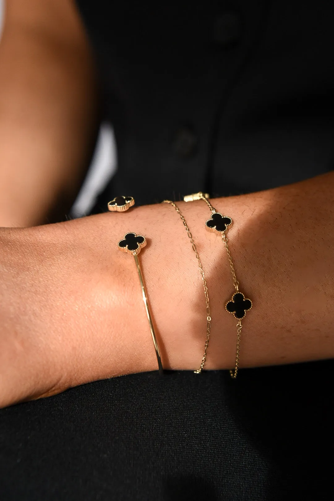 9ct Yellow Gold Black Onyx Multi Clover Bracelet