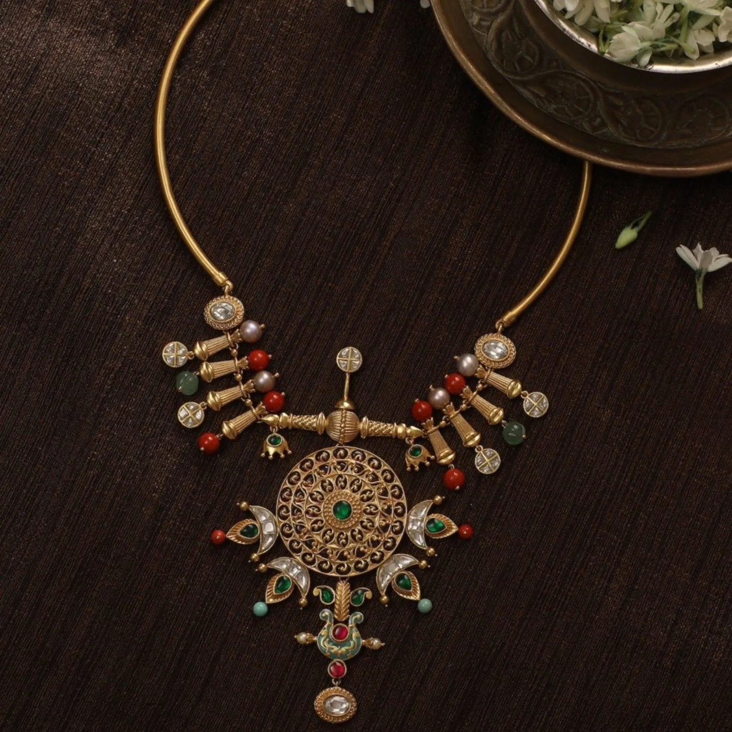 Arvakkali Hasli Modern Silver Necklace