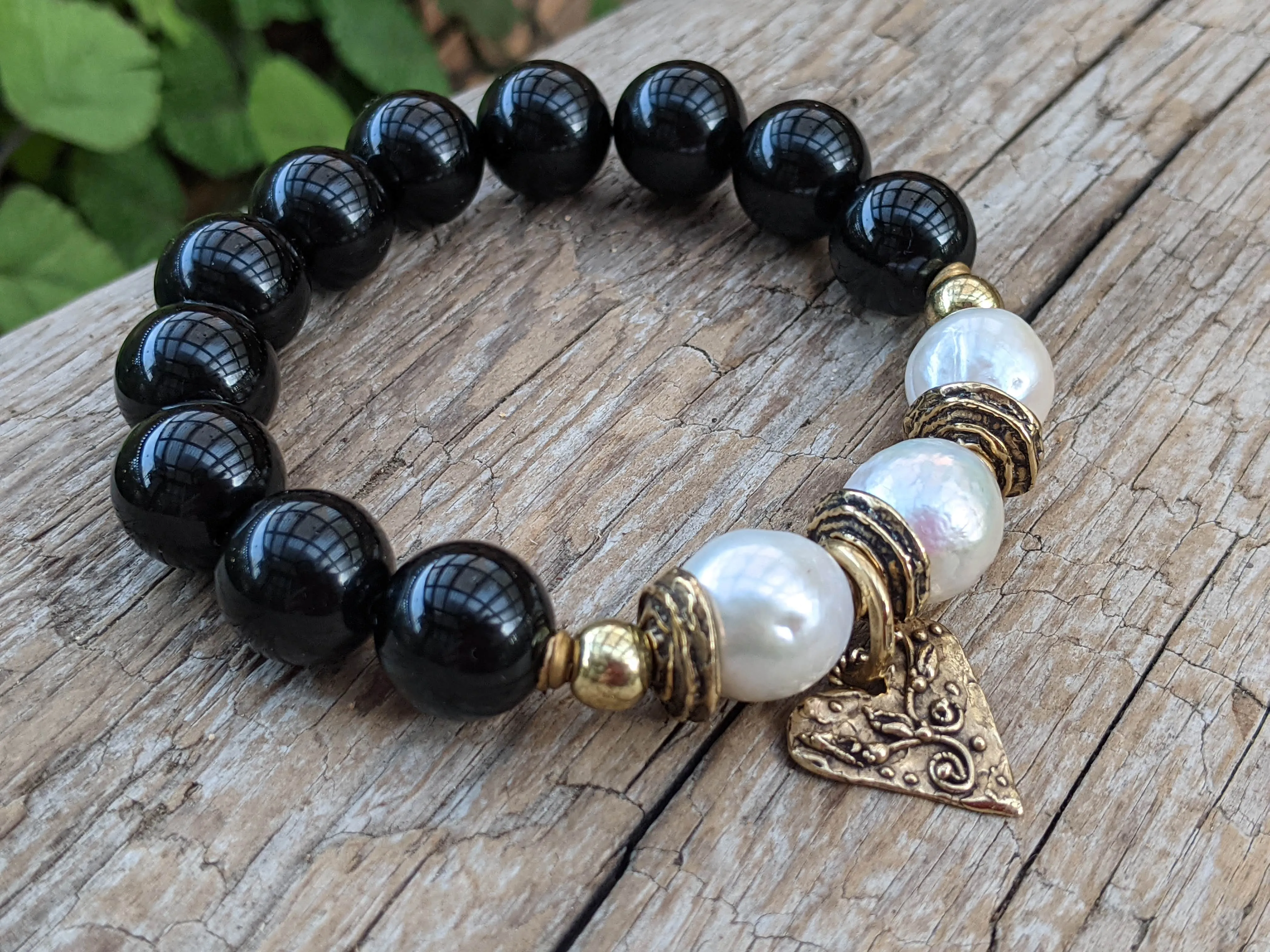 Black Onyx & White Edison Pearl Bracelet