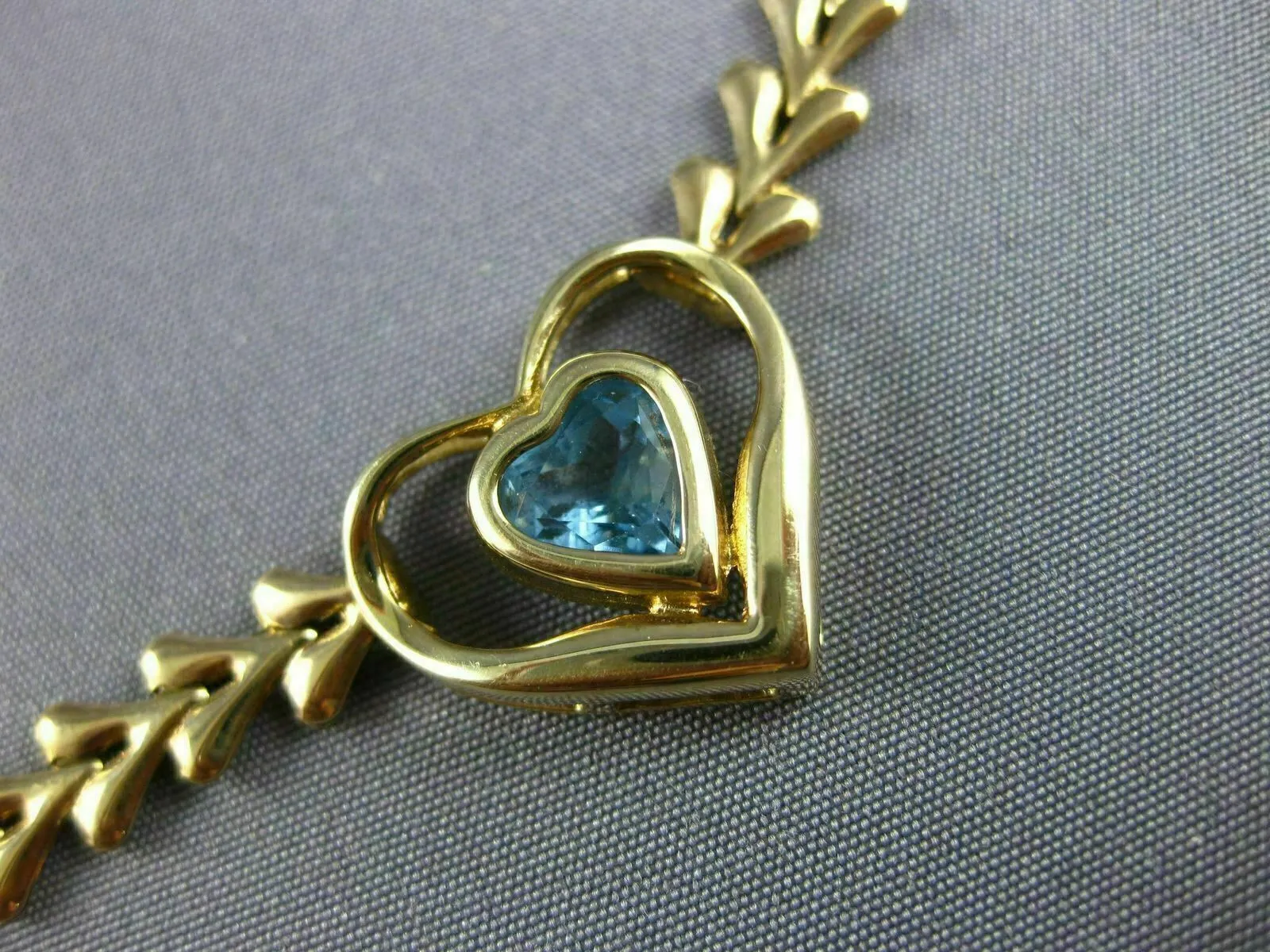 ESTATE AAA AMETHYST & BLUE TOPAZ 14KT YELLOW GOLD ARROW HEART NECKLACE #21665