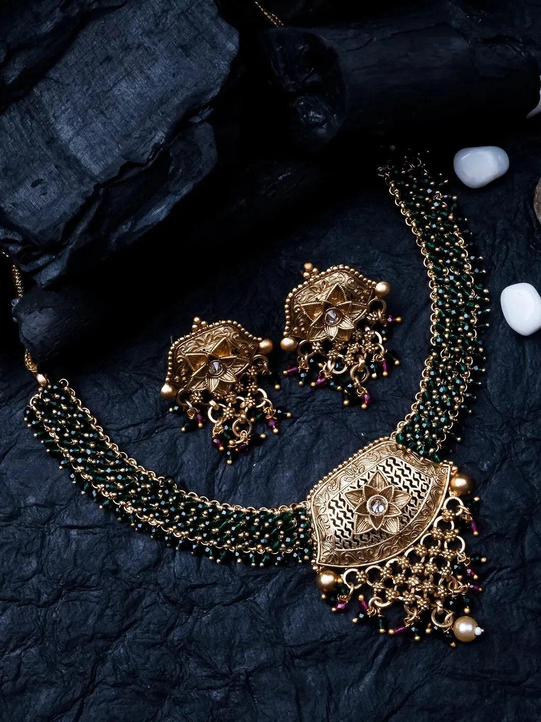 Green Hydra Necklace Set In Dazzling Gold Finish