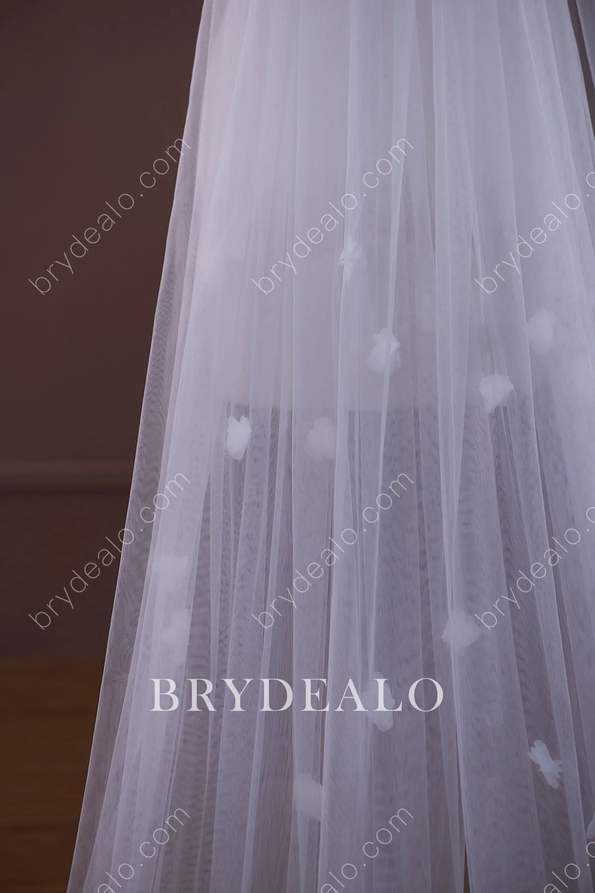 Hand-made 3D Flowers Chapel Length Wedding Veil