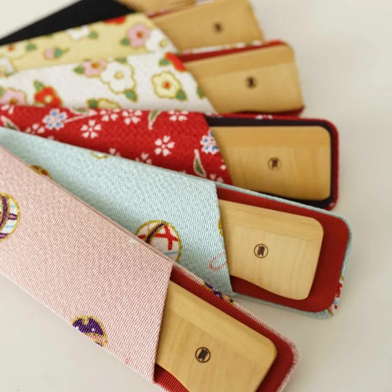 Japanese Akane (Madder) Comb with Chirimen (Crepe Fabric) Case ,  Handmade in Kyoto, Japan,  Japanese traditional hair comb