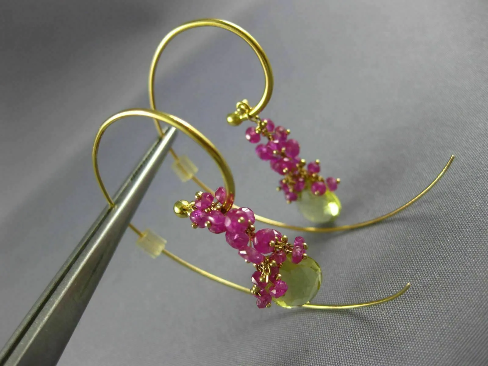 LARGE 8.0CT RUBY & GREEN AMETHYST 14K YELLOW GOLD 3D GRAPE HANGING HOOP EARRINGS