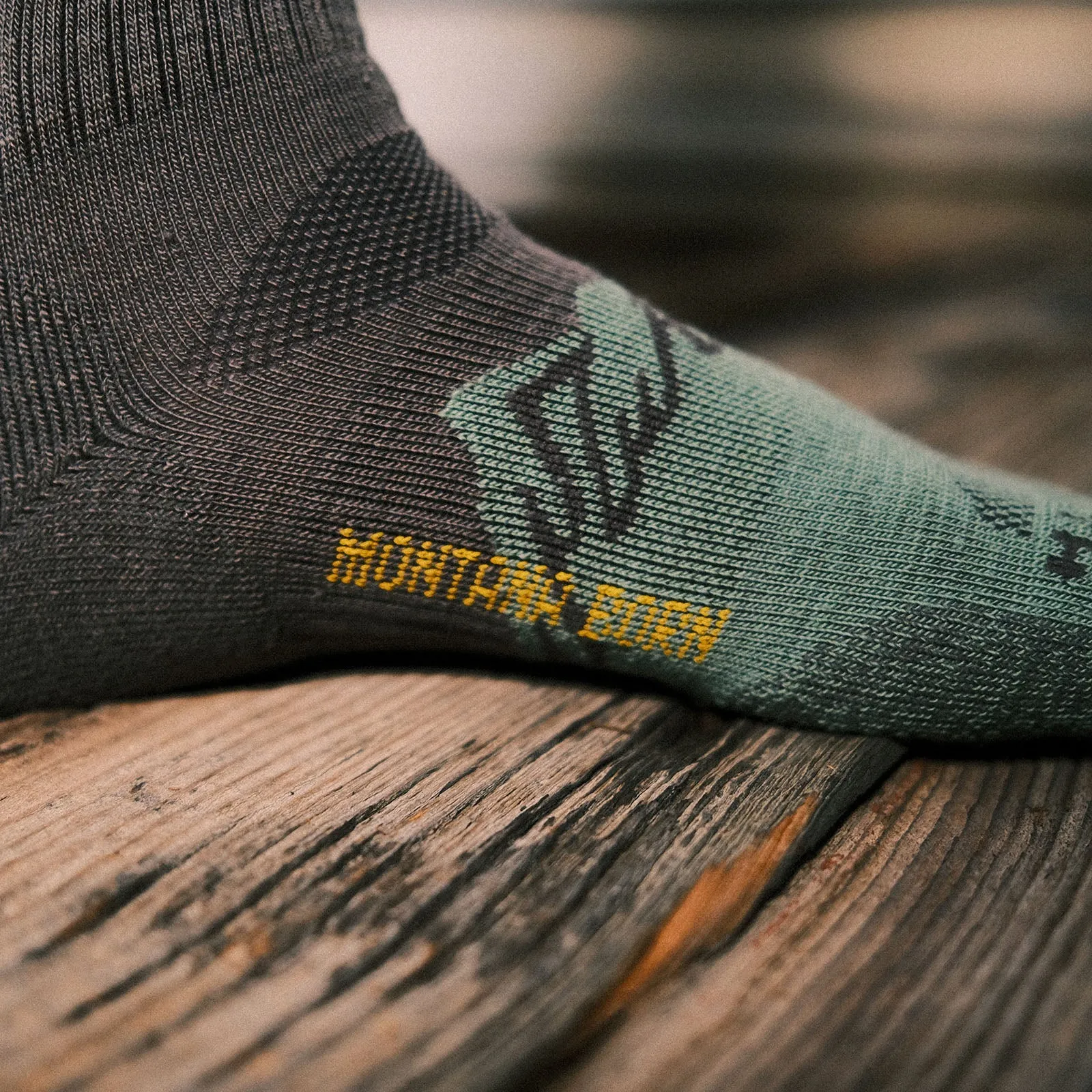 Lightweight Mountain Ridges Crew Sock