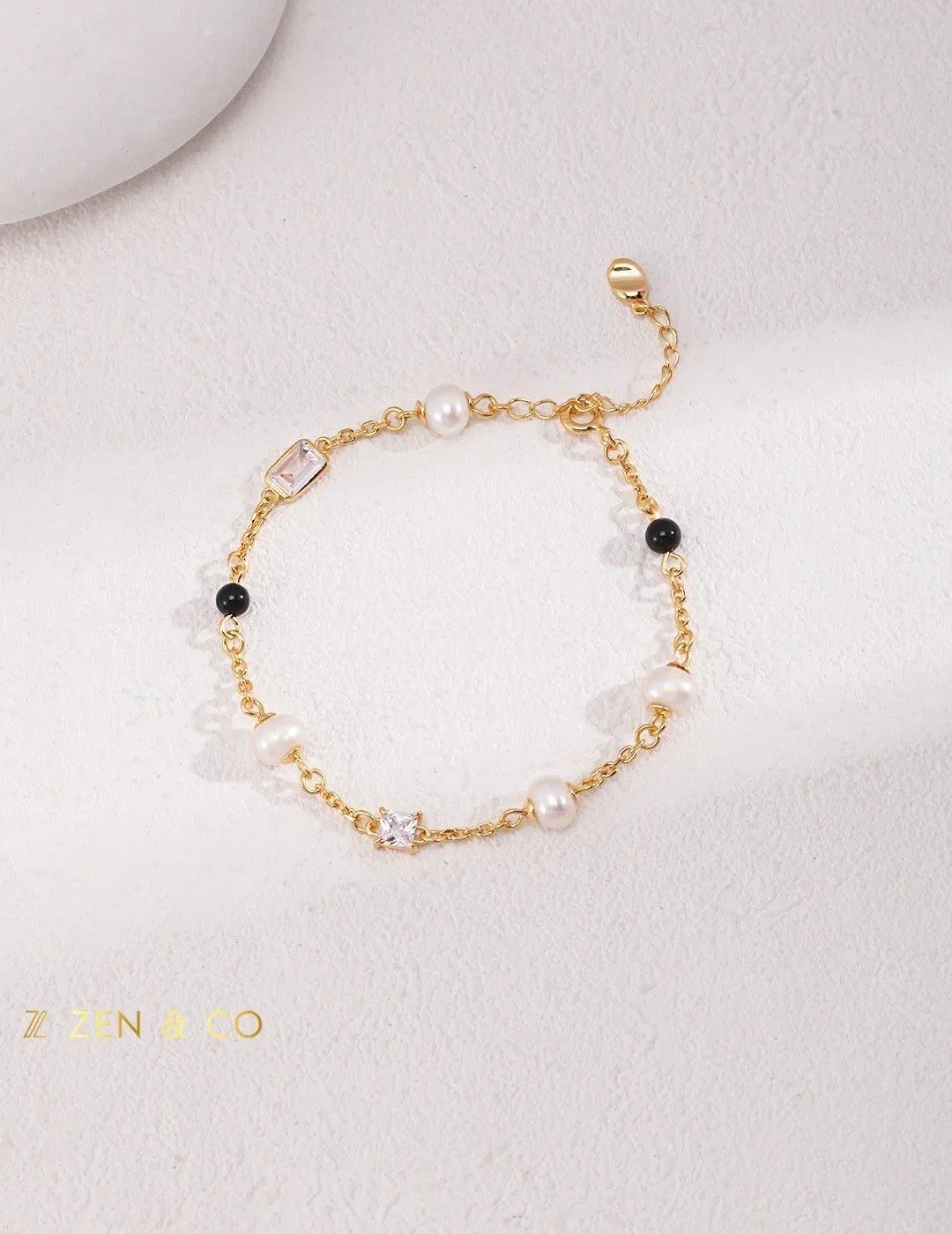 MASIE Minimalist pearl and black onyx necklace and bracelet