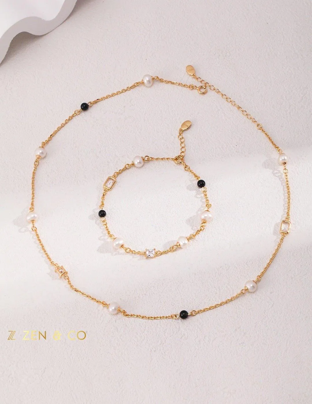 MASIE Minimalist pearl and black onyx necklace and bracelet