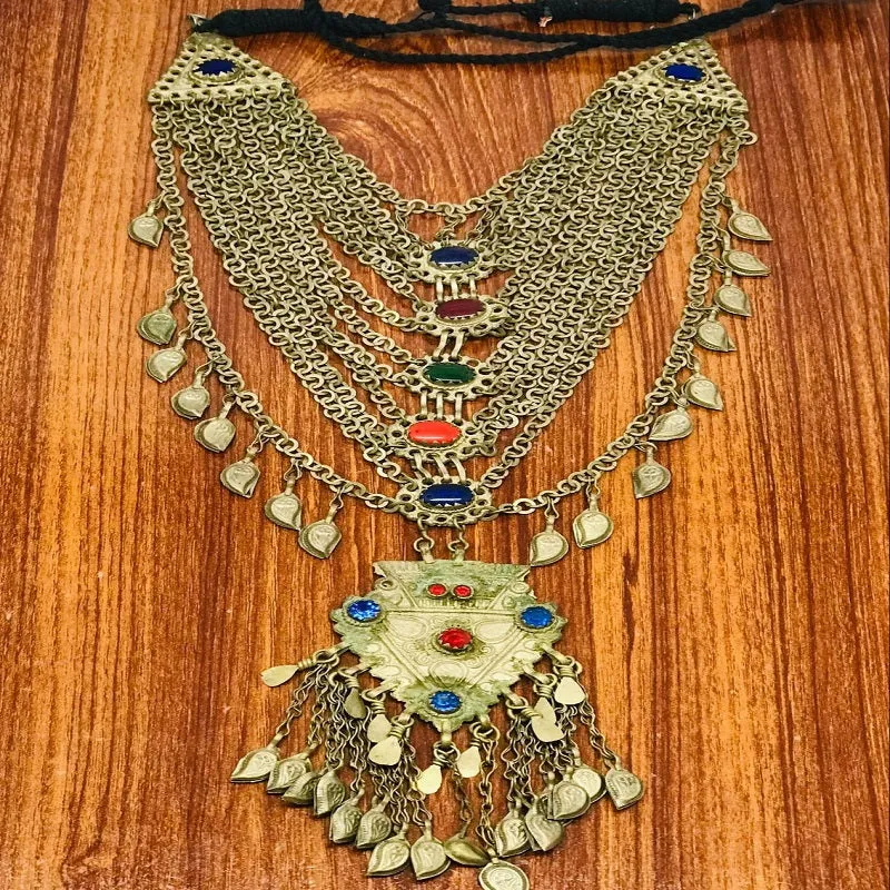 Multilayers Bib Necklace With Dangling Massive Pendant