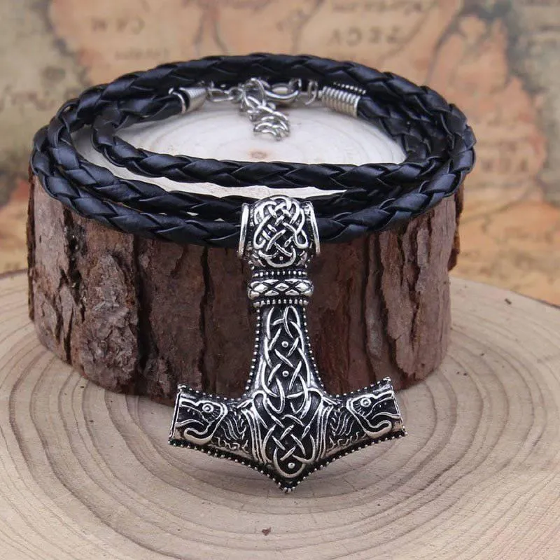 Ornamental Mjölnir with Odin's Wolves Pendant