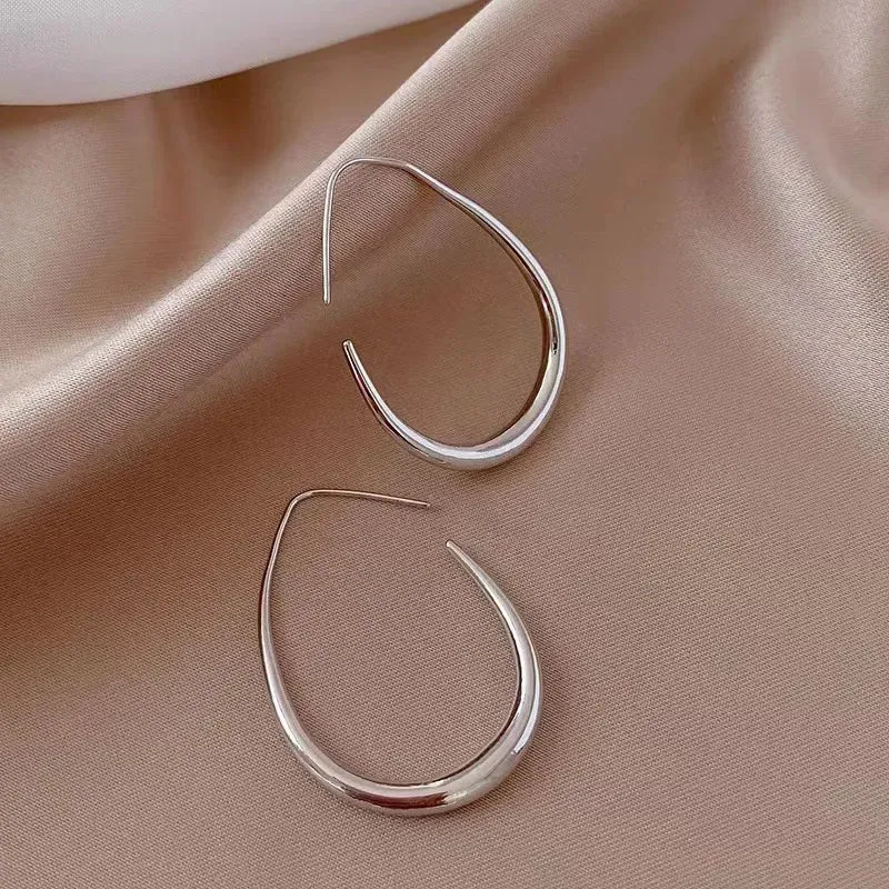 TEEK - Needle Oval Hoop Earrings