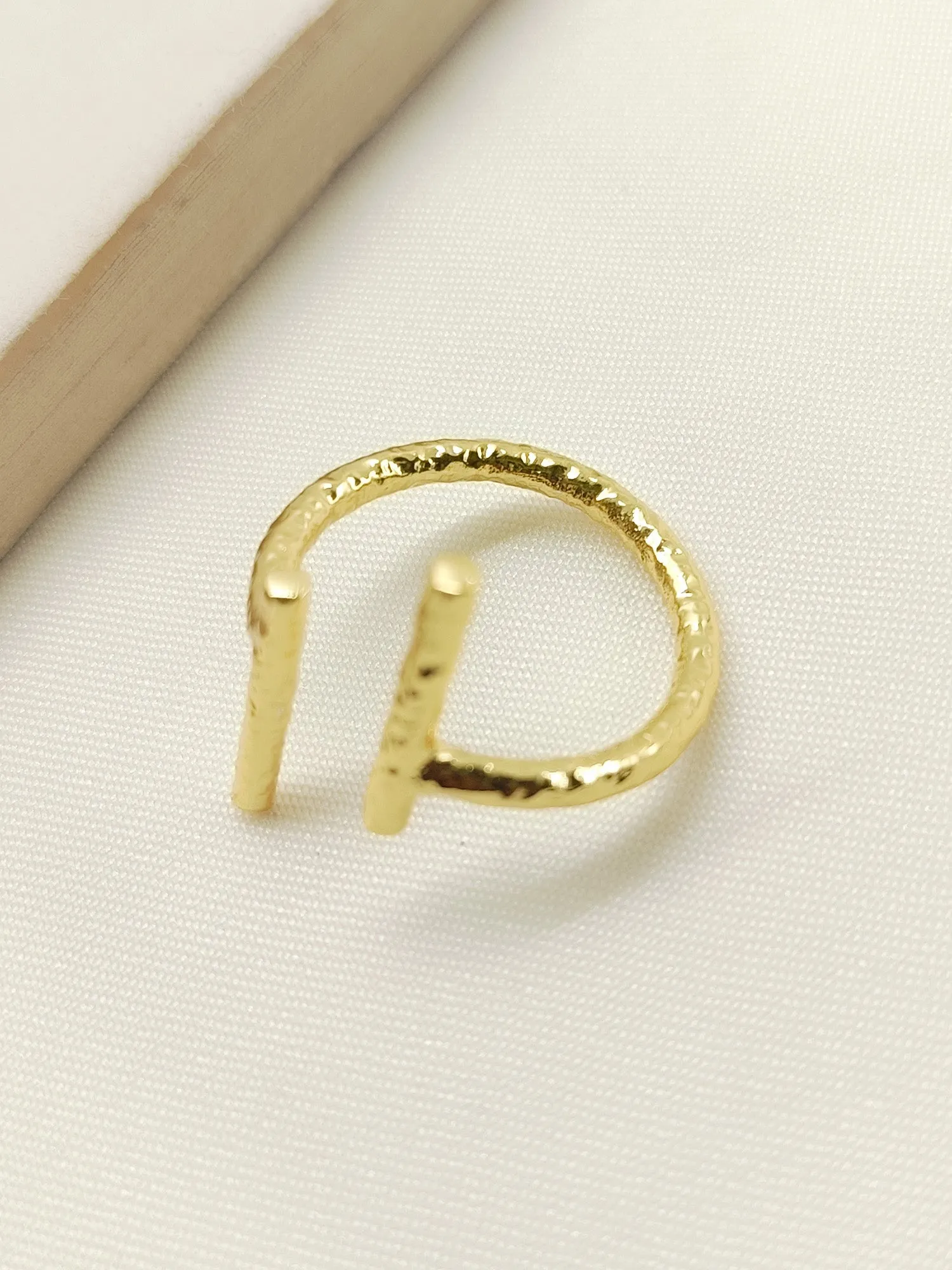 Trellis Golden Western Finger Ring