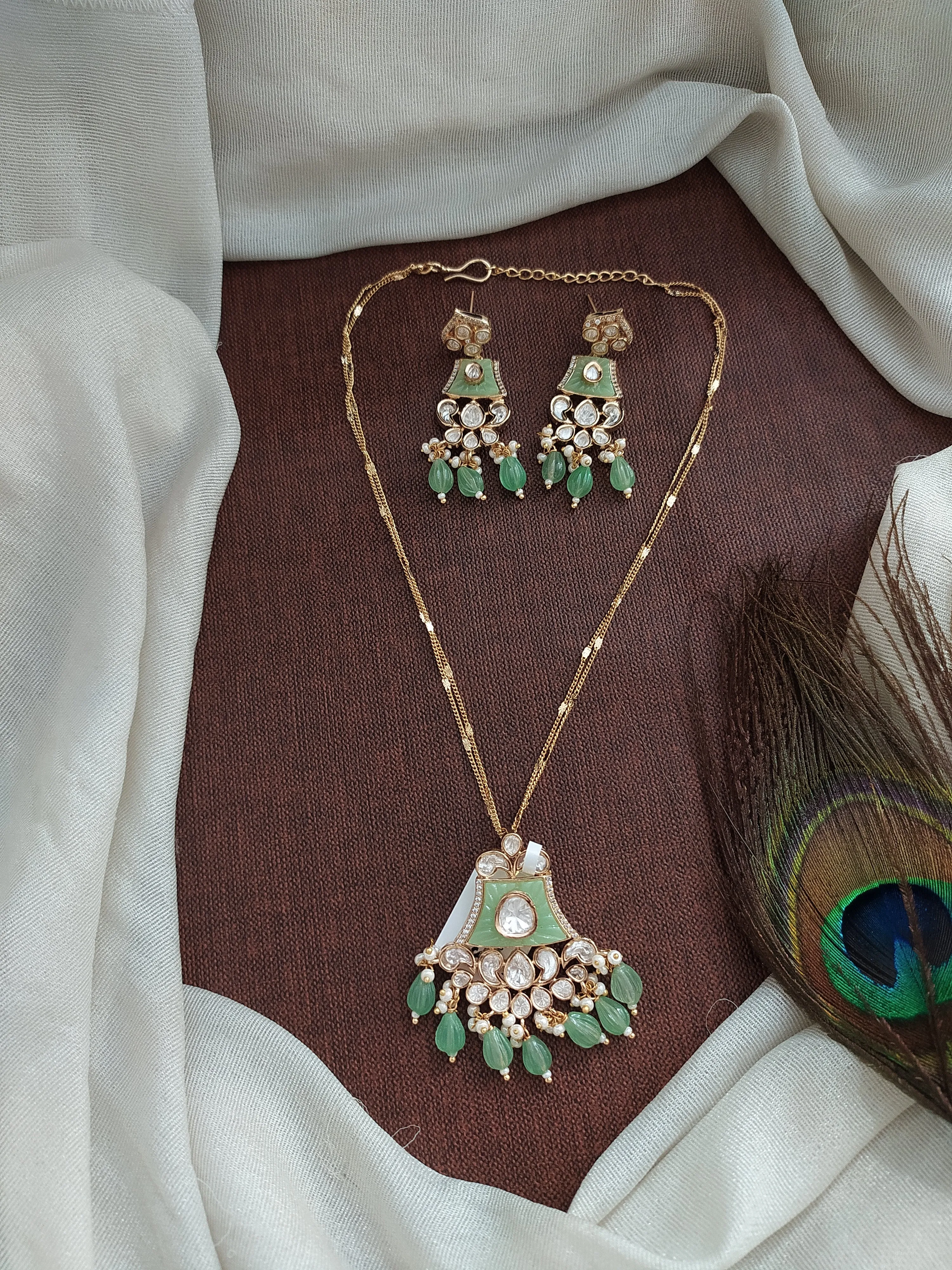 Trendy Chain Set with Kundan Pendant and Earrings