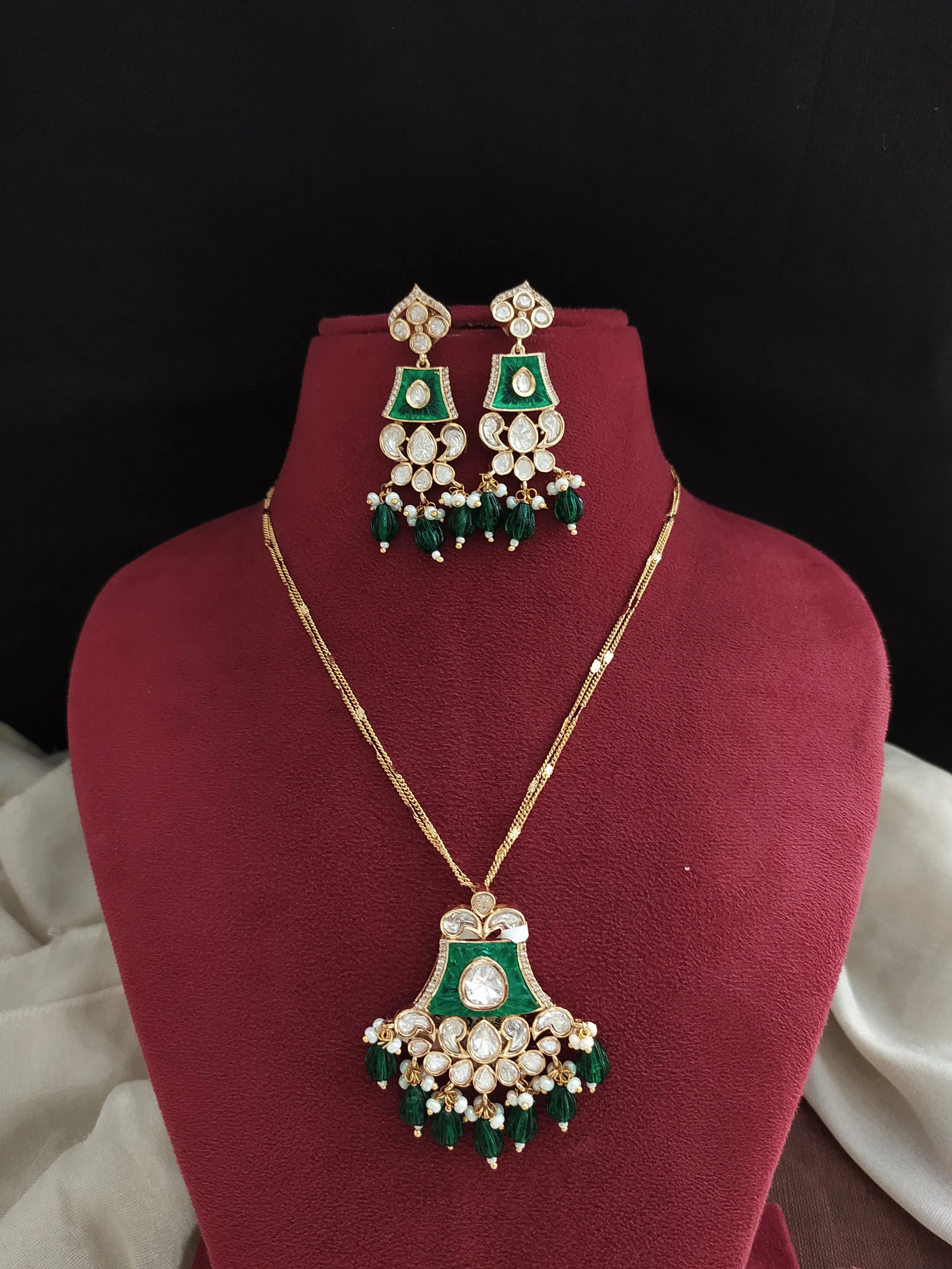 Trendy Chain Set with Kundan Pendant and Earrings